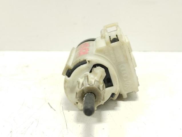 8E0927189B Interruptor de embrague  en stock Sabadell