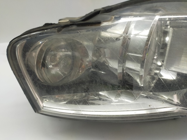 8E0941004BK Faro derecho  comprar en Reus
