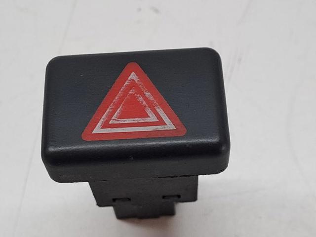 Precio del repuesto Interruptor warning A4  sedán