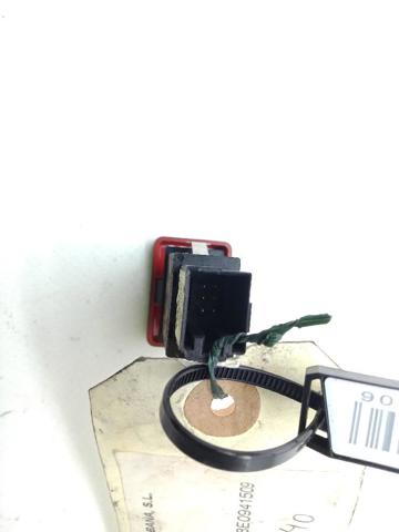 8E0941509 VAG Boton de luz de emergencía comprar Alcalá