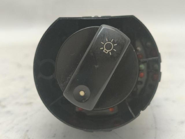8E0941531A Interruptor de luces en el tablero  disponible Málaga