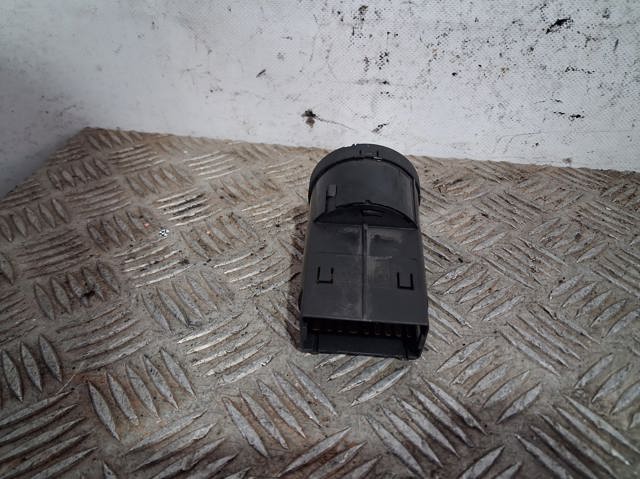 8E0941531C Interruptor de luces en el tablero comprar Girona