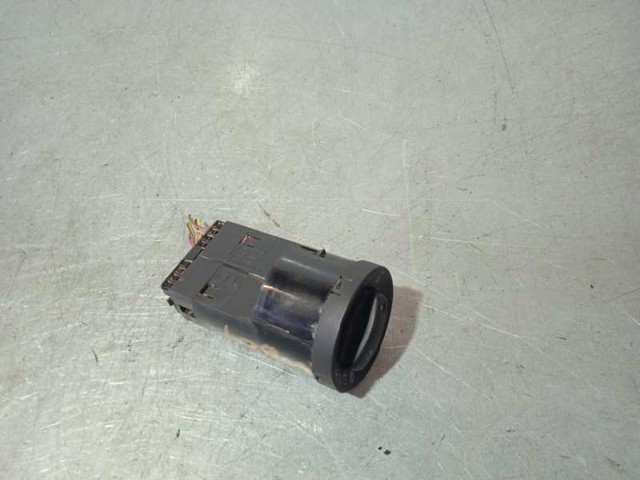 8E0941531D VAG Interruptor de luces en el tablero comprar Madrid