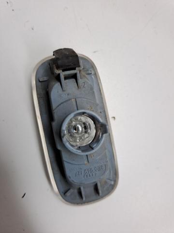 8E0949127 VAG Luz intermitente de guardabarros  comprar en Jaén