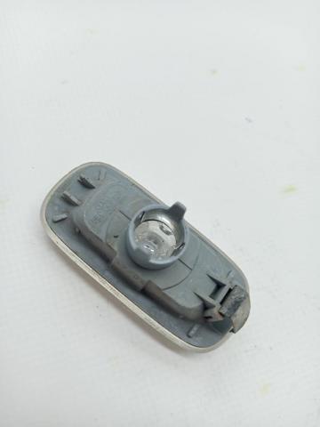 VAG 8E0949127 Luz intermitente de guardabarros  en stock Valencia