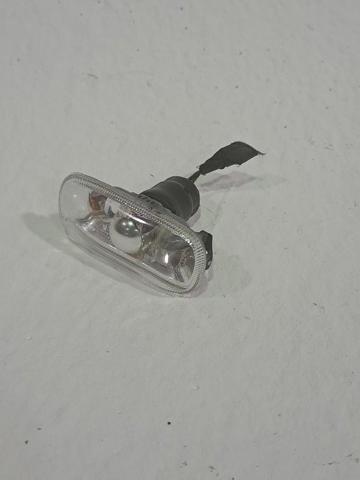 8E0949127 VAG Luz intermitente de guardabarros  en stock Córdoba