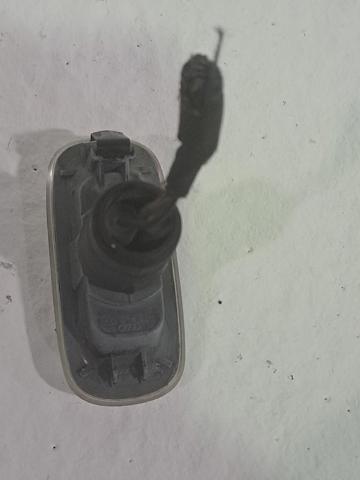 8E0949127 VAG Luz intermitente de guardabarros comprar Bilbao