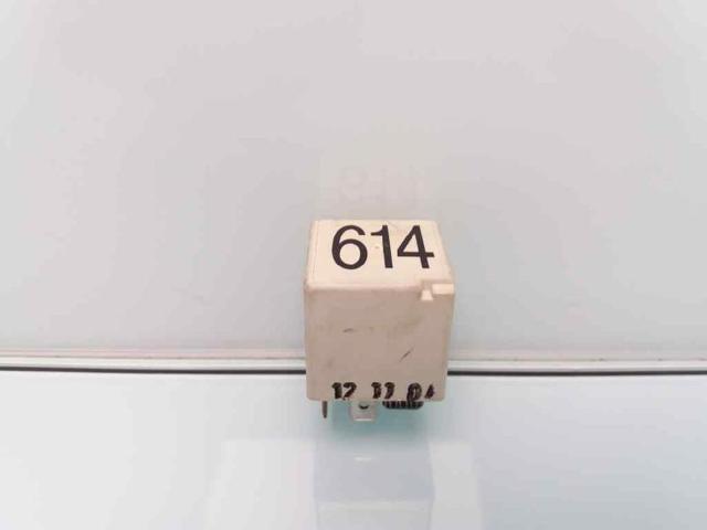 Relé de bomba eléctrica de combustible 8E0951253 VAG