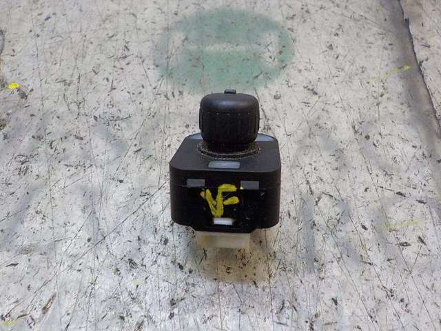 8E0959565A4PK VAG Módulo de espejos retrovisores en la puerta  en stock Gandía