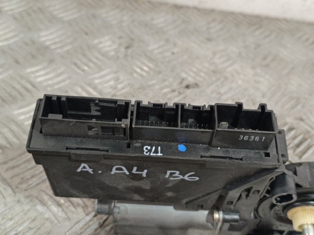 VAG 8E0959801A Motor del elevalunas de la puerta trasera izquierda  comprar en Ponferrada