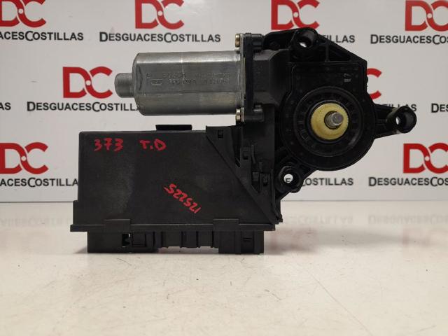 VAG 8E0959802A Motor del elevalunas de la puerta trasera derecha  en stock Valencia