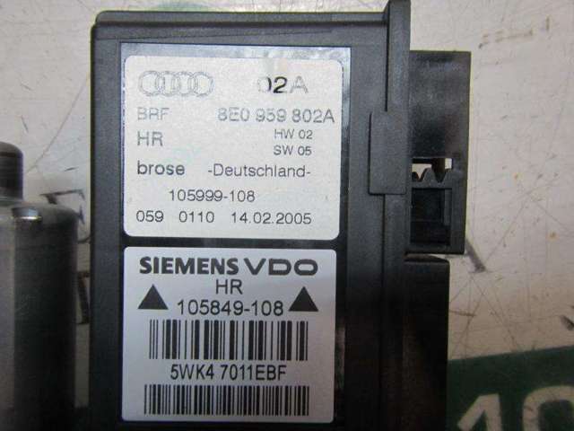 VAG 8E0959802E Motor del elevalunas de la puerta trasera derecha  en stock Valencia