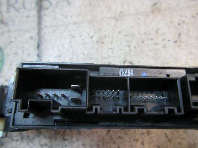 8E0959802E Motor del elevalunas de la puerta trasera derecha  en stock Castellón