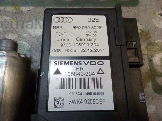 8E0959802E Motor del elevalunas de la puerta trasera derecha  comprar en Zaragoza