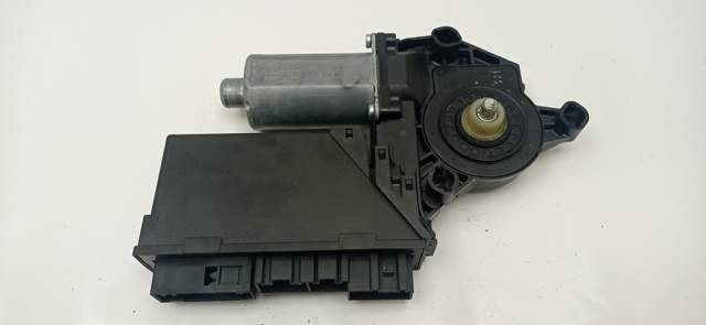 VAG 8E0959802E Motor del elevalunas de la puerta trasera derecha comprar Pamplona