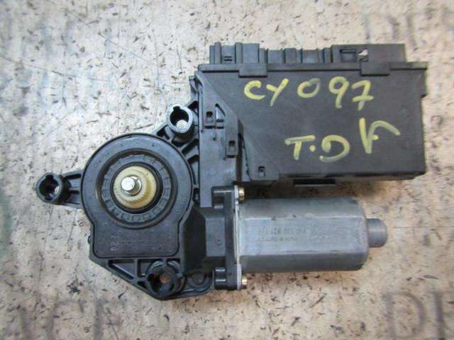8E0959802E Motor del elevalunas de la puerta trasera derecha  disponible Málaga
