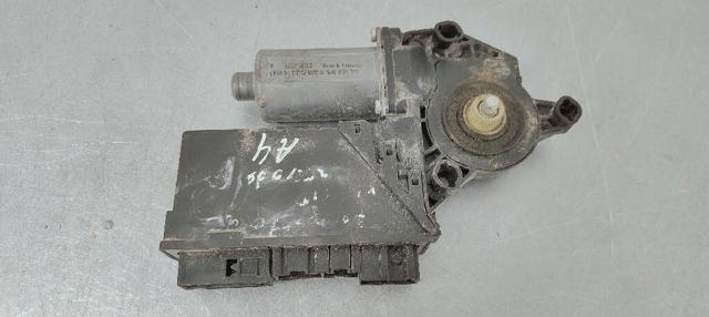 VAG 8E0959802E Motor del elevalunas de la puerta trasera derecha  disponible España