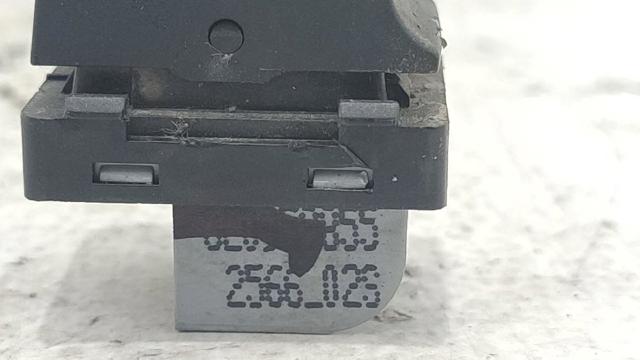 8E0959855 Botón de encendido del motor del elevalunas delantero derecho  comprar en Zaragoza
