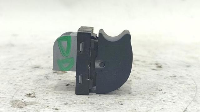 VAG 8E0959855 Botón de encendido del motor del elevalunas delantero derecho  disponible Valladolid