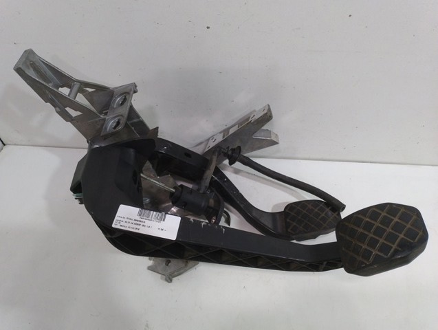 Pedal del embrague 8E1721316 VAG