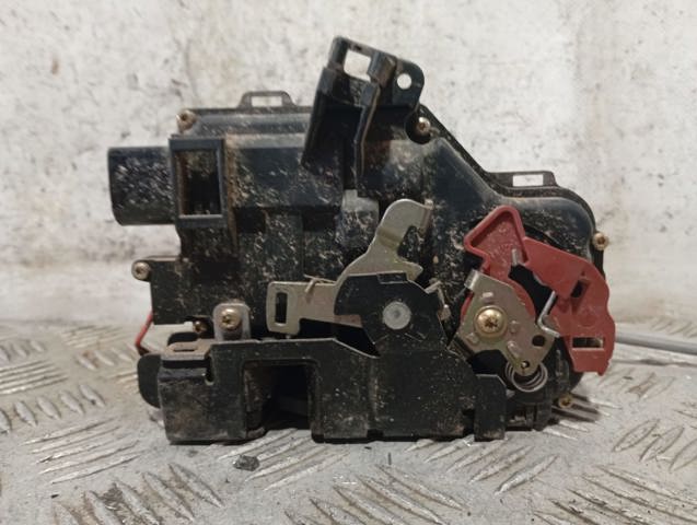 8E1837016C VAG Cerradura de puerta delantera derecha comprar Madrid