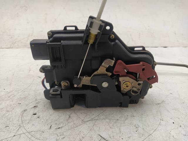 8E1837016C Cerradura de puerta delantera derecha  comprar en Zaragoza