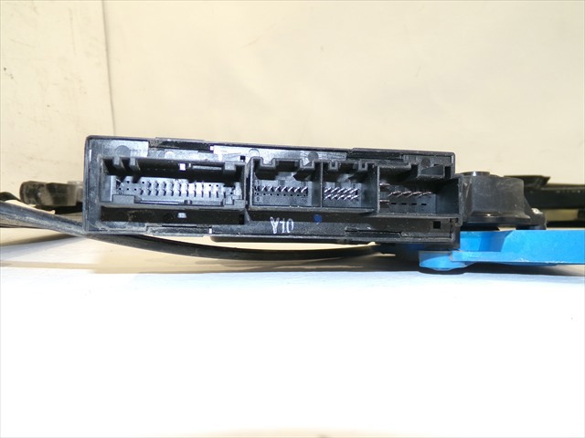 8E1959801B Motor del elevalunas de la puerta delantera izquierda  disponible Málaga