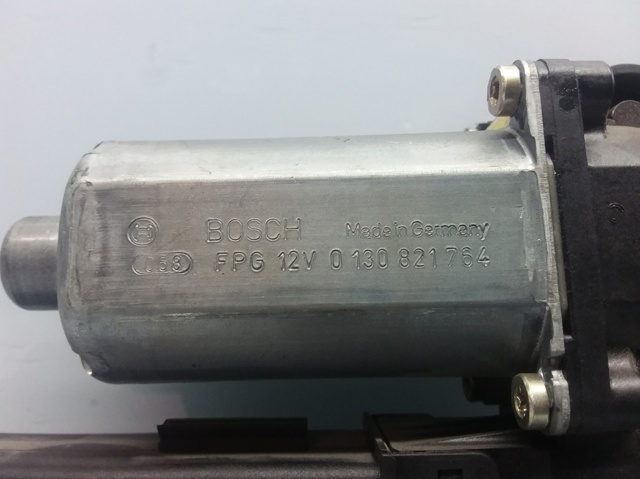 VAG 8E1959802B Motor del elevalunas de la puerta delantera derecha  disponible España