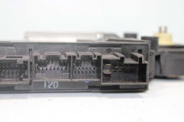 8E1959802B VAG Motor del elevalunas de la puerta delantera derecha  comprar en Jaén