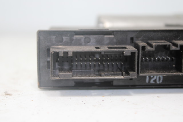 8E1959802B Motor del elevalunas de la puerta delantera derecha  disponible Utrera