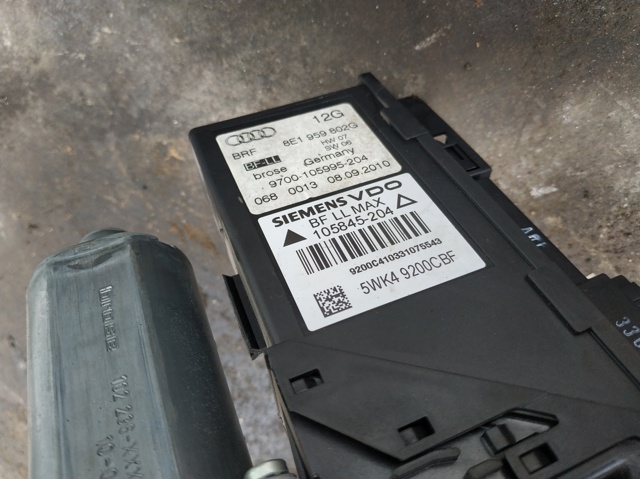 VAG 8E1959802G Motor del elevalunas de la puerta delantera derecha comprar Tarragona
