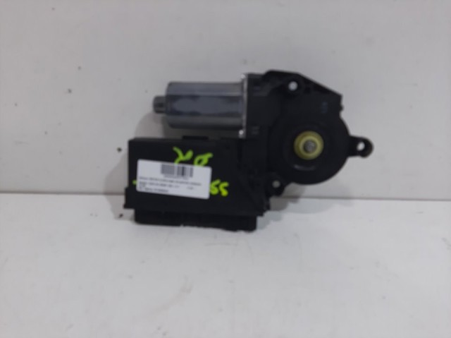 8E1959802G Motor del elevalunas de la puerta delantera derecha  comprar en Zaragoza