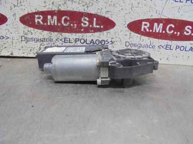 VAG 8E1959802G Motor del elevalunas de la puerta delantera derecha  en stock Salamanca