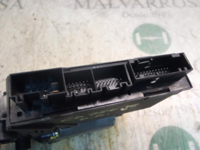 8E1959802G VAG Motor del elevalunas de la puerta delantera derecha  disponible Vigo