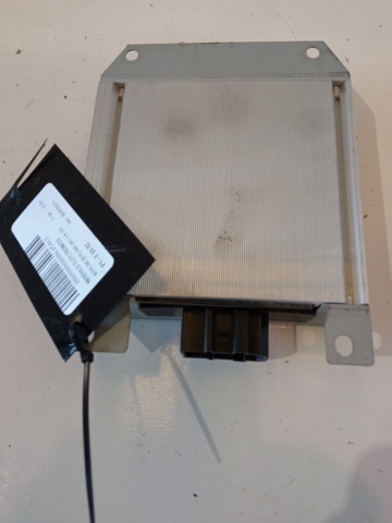 8E5035223 Amplificador de sonido del sistema de audio  en stock Sabadell