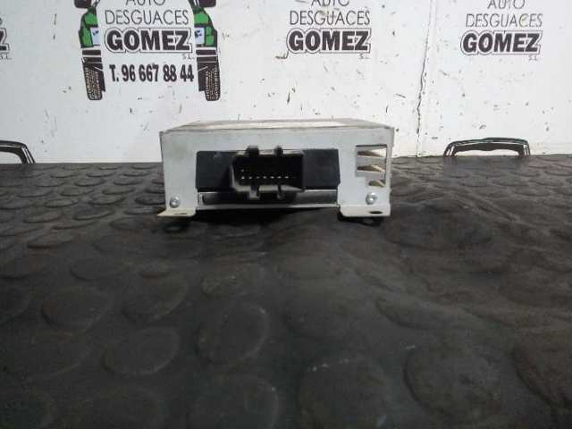8E5035223 Amplificador de sonido del sistema de audio  en stock Sabadell