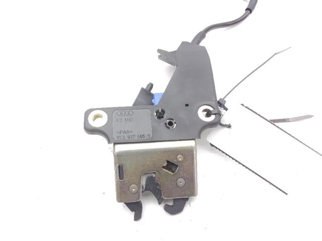 8E5827505B Cerradura de tapa de maletero  disponible Málaga