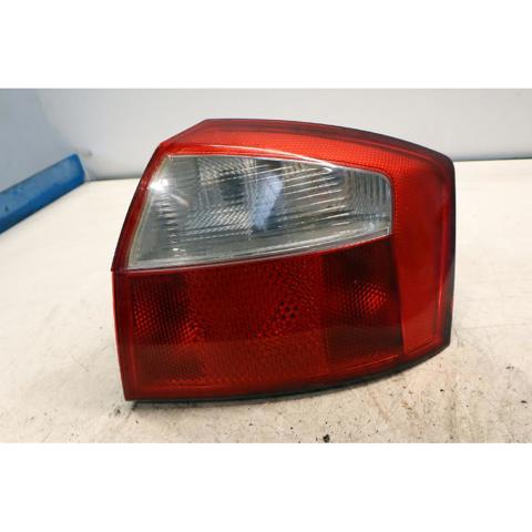 8E5945218 Piloto trasero derecho  disponible Utrera