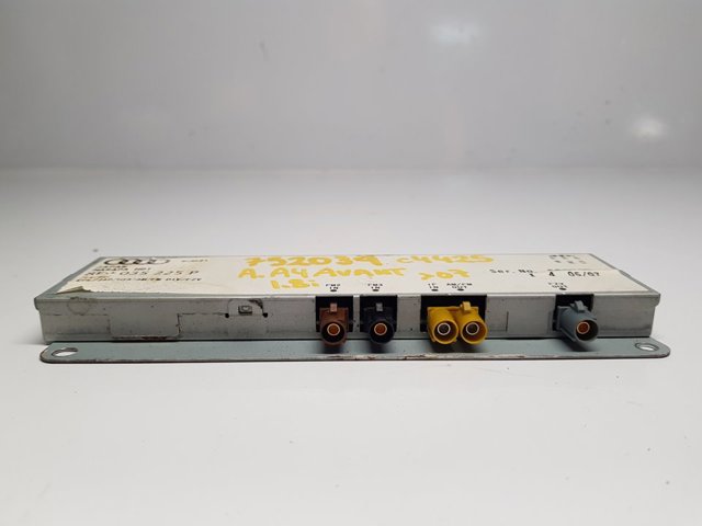 8E9035225P Amplificador de señal de antena  en stock Sabadell