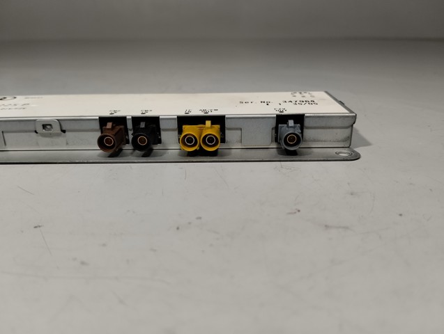 8E9035225P VAG Amplificador de señal de antena comprar Alcalá