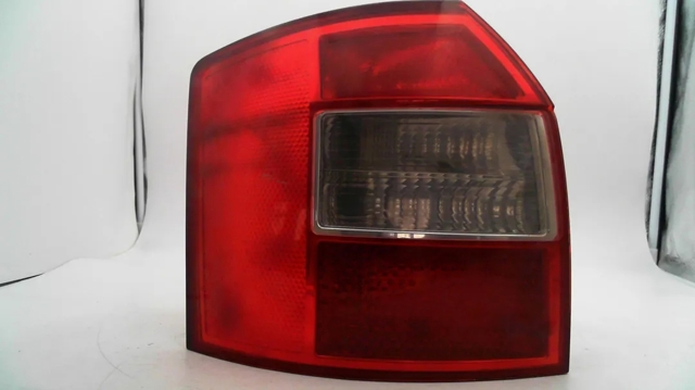 8E9945095 Piloto trasero izquierdo  disponible Utrera