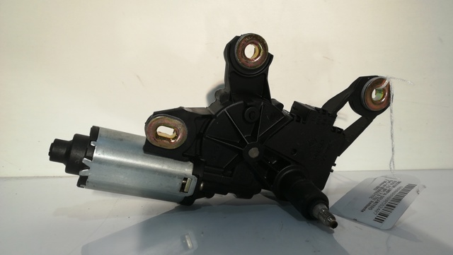 8E9955711C Motor del limpiaparabrisas trasero  disponible Utrera