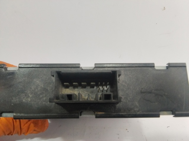 8ES00947920 BMW