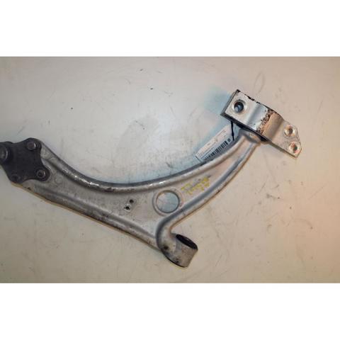 VAG 8J0407151D Brazo inferior izquierdo/derecho de suspensión delantera  disponible Valladolid