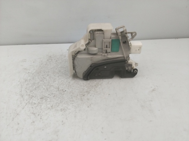 8J1837015F Cerradura de puerta delantera izquierda  disponible Utrera