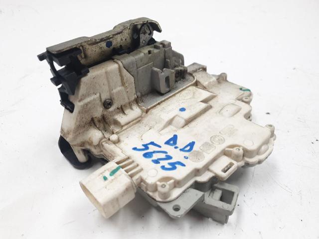 8J1837016 VAG Cerradura de puerta delantera derecha comprar Madrid