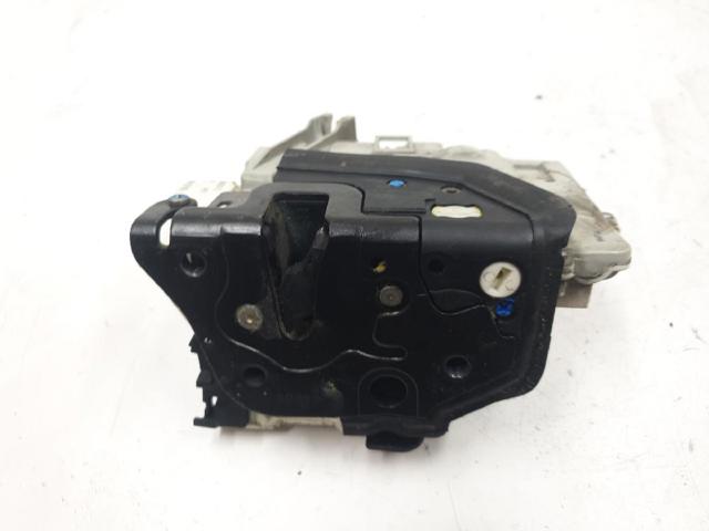 VAG 8J1837016 Cerradura de puerta delantera derecha  en stock Salamanca