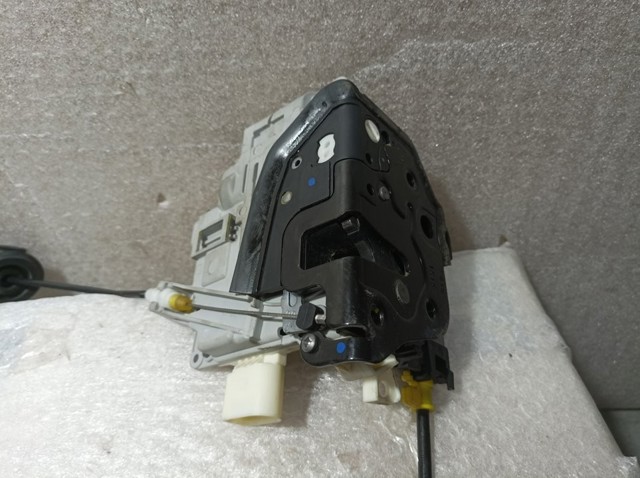 8J1837016A VAG Cerradura de puerta delantera derecha  en stock Huelva