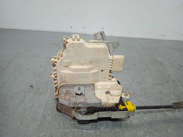 8J1837016C Cerradura de puerta delantera derecha  en stock Castellón