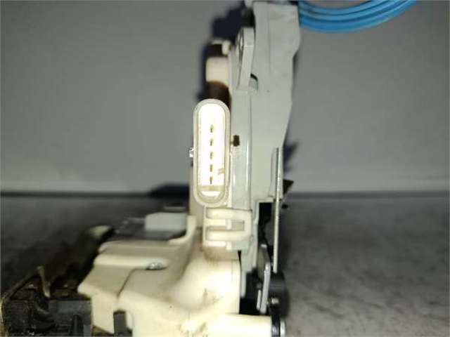 VAG 8J1837016D Cerradura de puerta delantera derecha  comprar en Ponferrada